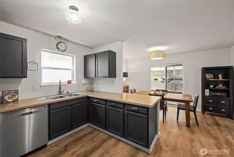 Kitchen - 11632 54th Dr SE, Everett, WA 98208 photo 4 of 4