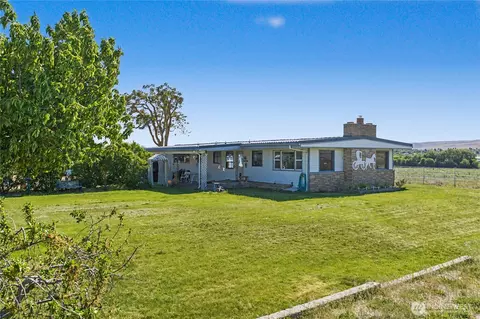 721 Rd 20 NE, Soap Lake, WA 98851