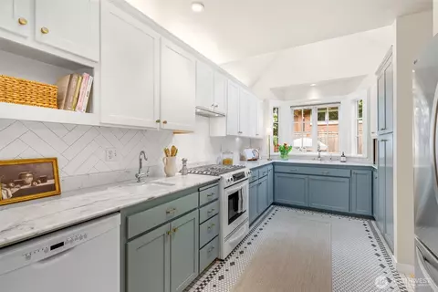 Kitchen - 1945 Boyer Ave E, Seattle, WA 98112 photo 1 of 2