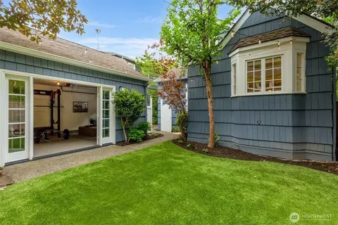 Exterior - 1945 Boyer Ave E, Seattle, WA 98112 photo 4 of 6