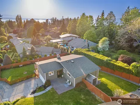 841 Brookmere Dr, Edmonds, WA 98020
