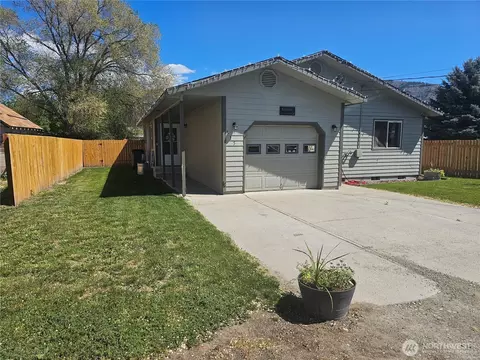 315 Juniper St, Oroville, WA 98844