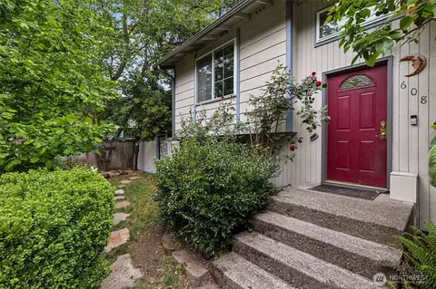 608 School SE, Lacey, WA 98503