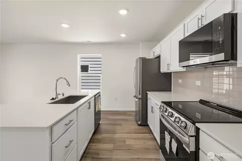 Kitchen - 32321 Bryant Rd, Sultan, WA 98294 photo 4 of 4