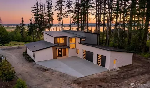 12915 Waterview Ln, Mount Vernon, WA 98273