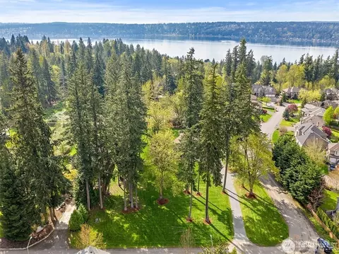 4 Nn 209th Ave SE, Sammamish, WA 98074