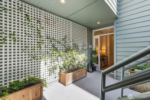 2349 Harbor Ave SW #701, Seattle, WA 98126