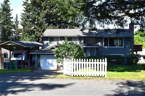 8611 Vistarama Ave, Everett, WA 98208