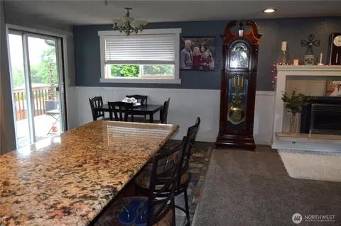 Dining - 8611 Vistarama Ave, Everett, WA 98208 photo 1 of 1