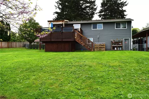 Exterior - 8611 Vistarama Ave, Everett, WA 98208 photo 9 of 13