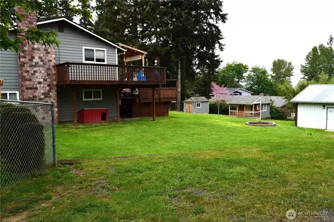 Exterior - 8611 Vistarama Ave, Everett, WA 98208 photo 5 of 13