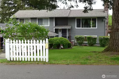 8611 Vistarama Ave, Everett, WA 98208