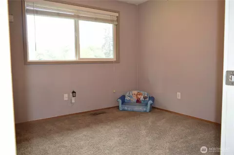 Bedroom - 8611 Vistarama Ave, Everett, WA 98208 photo 1 of 3