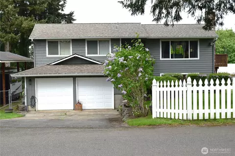 Exterior - 8611 Vistarama Ave, Everett, WA 98208 photo 2 of 13