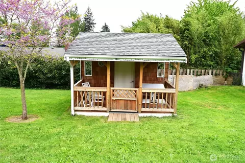 Exterior - 8611 Vistarama Ave, Everett, WA 98208 photo 6 of 13