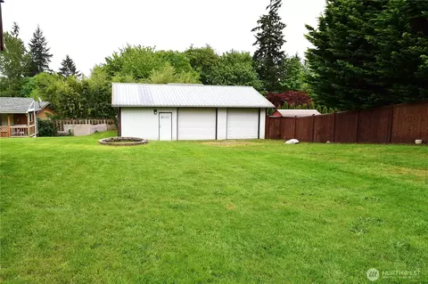 Exterior - 8611 Vistarama Ave, Everett, WA 98208 photo 4 of 13