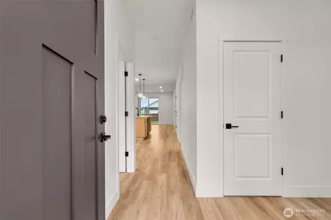 Entry Way - 504 Pagget Ave, Winlock, WA 98596 photo 1 of 1