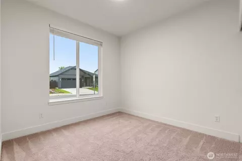 Bedroom - 504 Pagget Ave, Winlock, WA 98596 photo 5 of 5