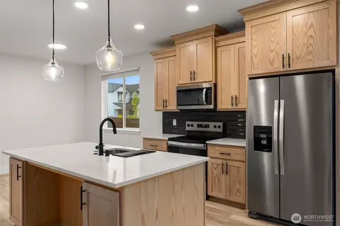 Kitchen - 504 Pagget Ave, Winlock, WA 98596 photo 2 of 3