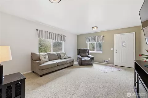 Living - 331 Bachelor Rd, Sequim, WA 98382 photo 2 of 3