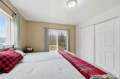 Bedroom - 331 Bachelor Rd, Sequim, WA 98382 photo 2 of 4