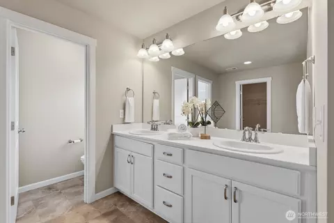 Bath - 314 181st St SE, Bothell, WA 98012 photo 1 of 3