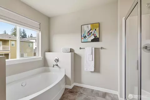 Bath - 314 181st St SE, Bothell, WA 98012 photo 2 of 3