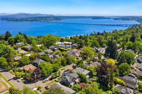 View/Area - 511 33rd Ave, Seattle, WA 98122 photo 1 of 2