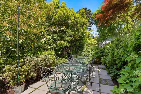 Exterior - 511 33rd Ave, Seattle, WA 98122 photo 6 of 9