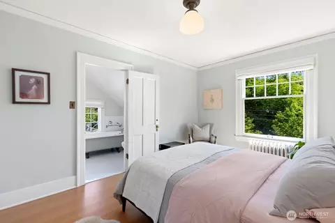 Bedroom - 511 33rd Ave, Seattle, WA 98122 photo 4 of 4
