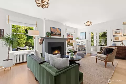 Living - 511 33rd Ave, Seattle, WA 98122 photo 1 of 4