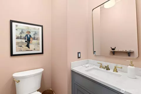 Bath - 511 33rd Ave, Seattle, WA 98122 photo 1 of 4