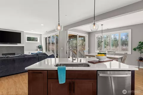 Kitchen - 23240 46th Ave E, Spanaway, WA 98387 photo 5 of 5