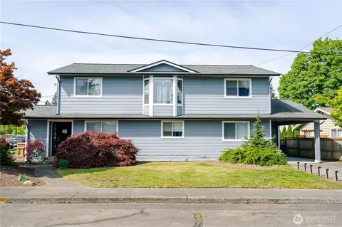 401 N 9th St #A & B, Lynden, WA 98264