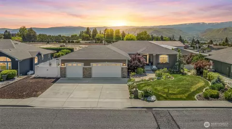700 Clarissa Ln, East Wenatchee, WA 98802