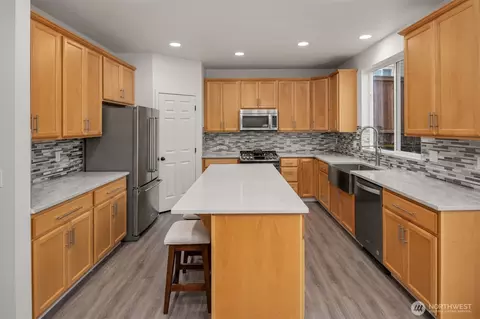 Kitchen - 21120 Meridian Pl W, Bothell, WA 98021 photo 2 of 3