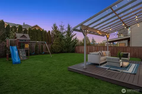 Exterior - 21120 Meridian Pl W, Bothell, WA 98021 photo 4 of 6