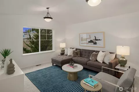 Living - 21120 Meridian Pl W, Bothell, WA 98021 photo 4 of 4