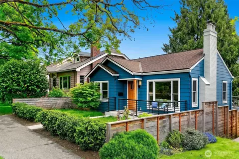 5232 38th Ave NE, Seattle, WA 98105