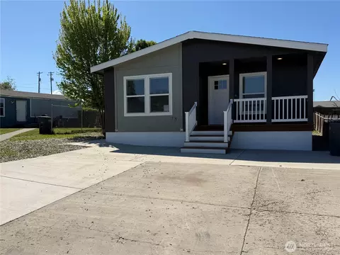 402 Maple Ave #78, Sunnyside, WA 98944