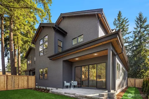 15014 SE 22nd St, Bellevue, WA 98007