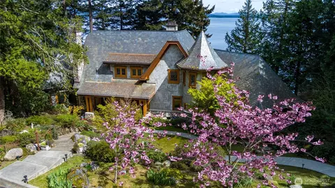 702 San Juan Dr, San Juan Island, WA 98250