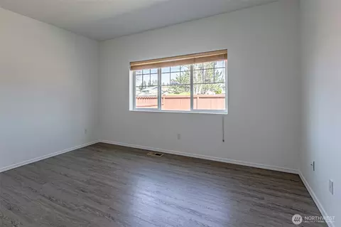 Bedroom - 14429 Riverwalk Dr E, Sumner, WA 98390 photo 2 of 2