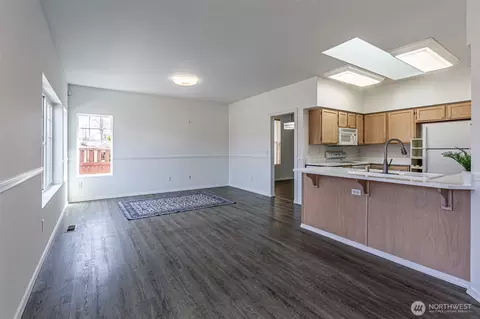 Living - 14429 Riverwalk Dr E, Sumner, WA 98390 photo 3 of 4