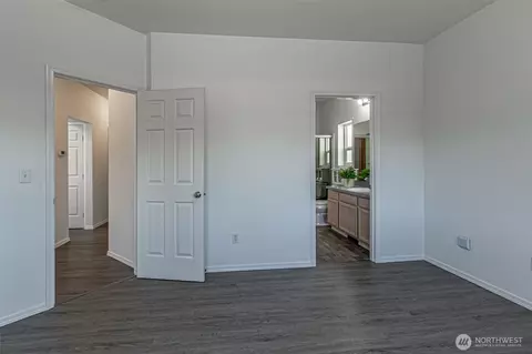 Bedroom - 14429 Riverwalk Dr E, Sumner, WA 98390 photo 1 of 2