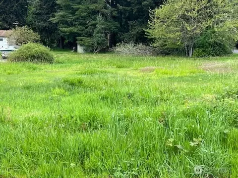 64 Pearl Pl, Bremerton, WA 98310