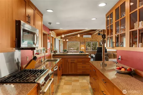 Kitchen - 446 Rendezvous Rd, Winthrop, WA 98862 photo 3 of 3