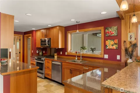 Kitchen - 446 Rendezvous Rd, Winthrop, WA 98862 photo 2 of 3