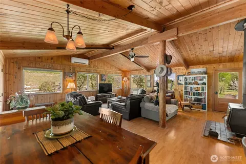 Living - 446 Rendezvous Rd, Winthrop, WA 98862 photo 3 of 5