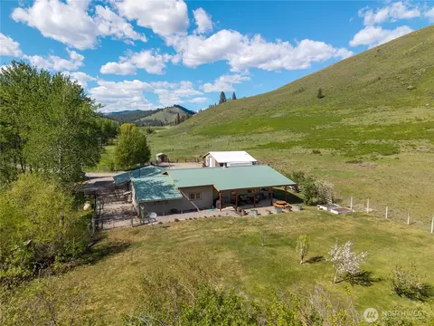 Exterior - 446 Rendezvous Rd, Winthrop, WA 98862 photo 6 of 6